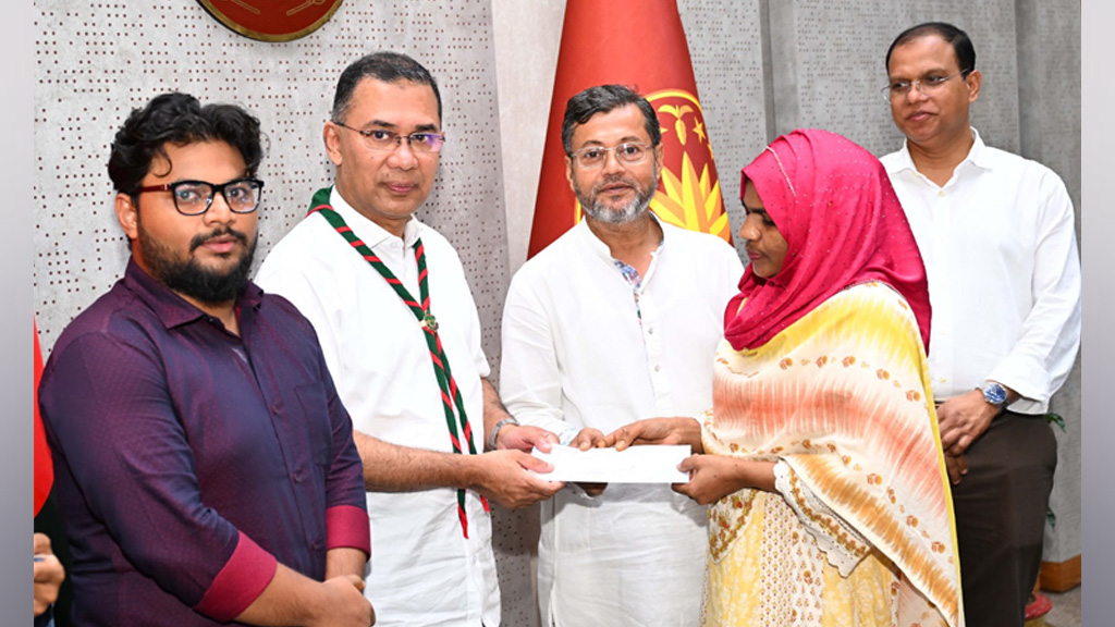 জুলাই শহীদদের স্বপ্নের বাংলাদেশ গড়তে সবাইকে দায়িত্ব পালনের আহ্বান প্রধানমন্ত্রীর