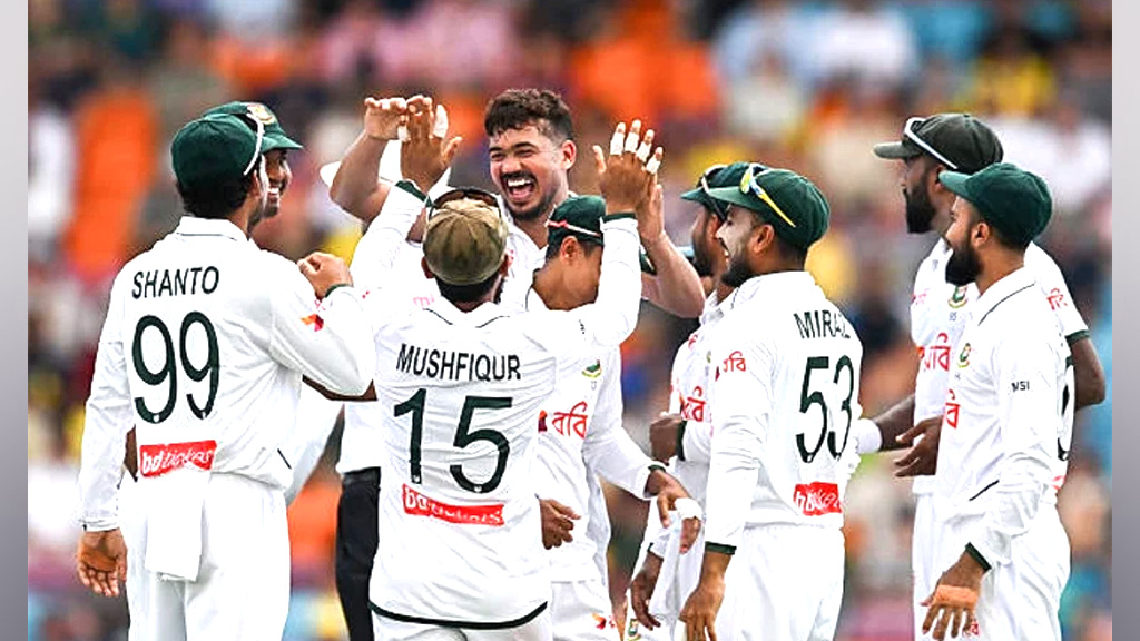 প্রথম সেশনেই অস্ট্রেলিয়ার ৪ উইকেট তুলে নিল বাংলাদেশ