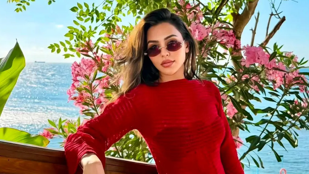 ‘লোকে বলে’–এর সাফল্যে আপ্লুত নুসরাত ফারিয়া, বললেন—ভালোবাসার যোগ্য হতে চাই