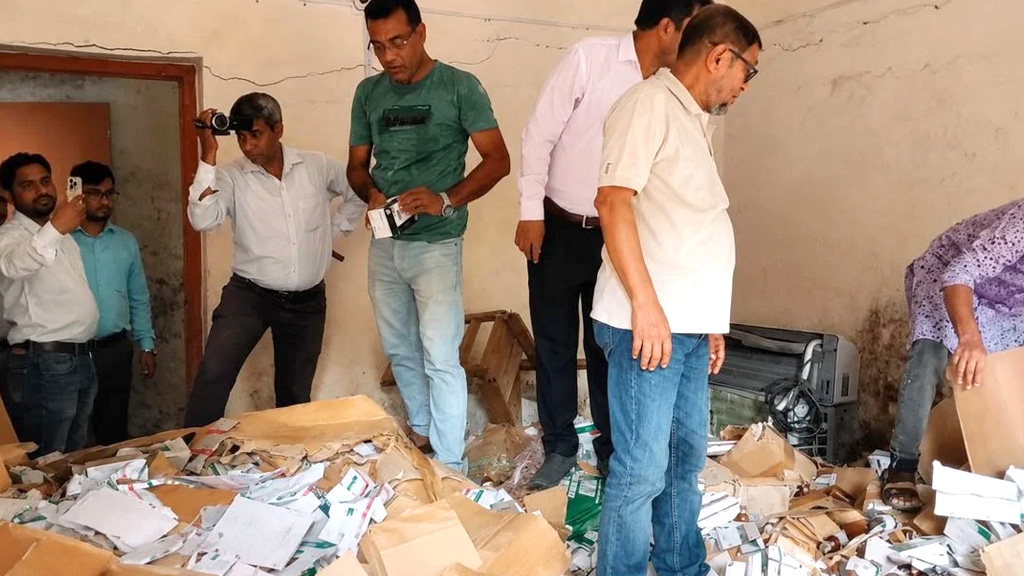 দোরগোড়ায় স্বাস্থ্যসেবা পৌঁছে দিতে নানা পরিকল্পনা বাস্তবায়ন করছে সরকার: স্বাস্থ্যমন্ত্রী
