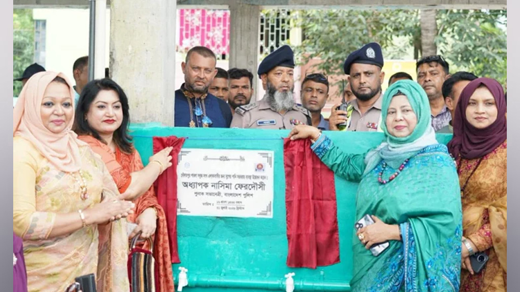 খুলনায় বিশুদ্ধ পানির নলকূপ স্থাপন, মানুষের পাশে থাকার অঙ্গীকার পুনাকের