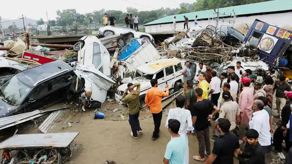 ভারতে হড়কা বান ও ভূমিধসে নিহত অন্তত ১৯