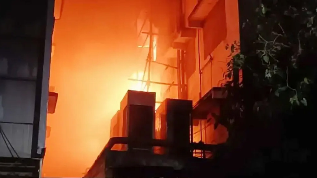 কলকাতায় হোটেলে অগ্নিকাণ্ডে ৯ বাংলাদেশির মৃত্যু