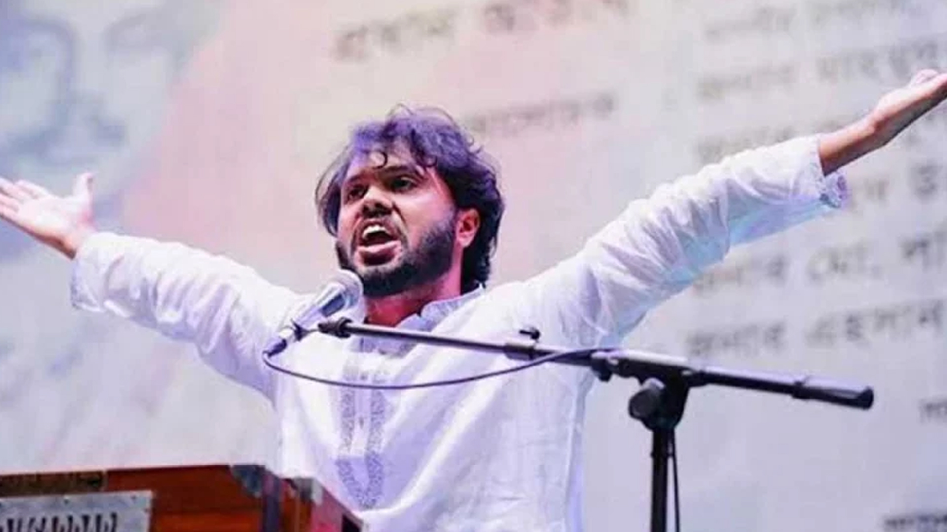 ১ ঘণ্টার আল্টিমেটাম! প্রধান উপদেষ্টাকে ঘিরে যমুনা ঘেরাও ঘোষণা