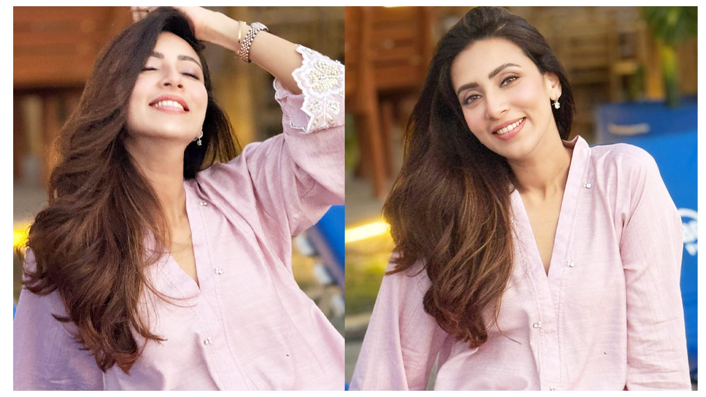 জন্মদিনের আবহে মুগ্ধতা ছড়ালেন মিম