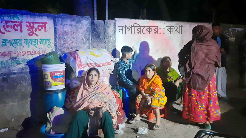 ‘খালাম্মা গো, আমার সব আগুনে পুড়ছে’ — কড়াইলের আগুনে নিঃস্ব শত পরিবার