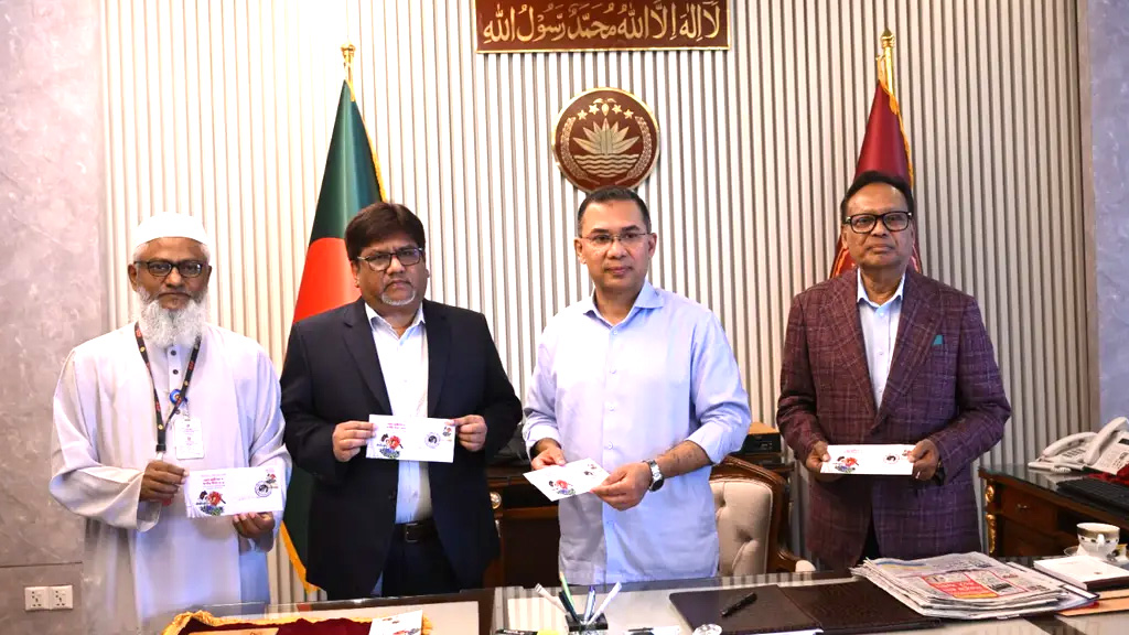 স্বাধীনতা দিবস উপলক্ষে স্মারক ডাকটিকিট উন্মোচন করলেন প্রধানমন্ত্রী