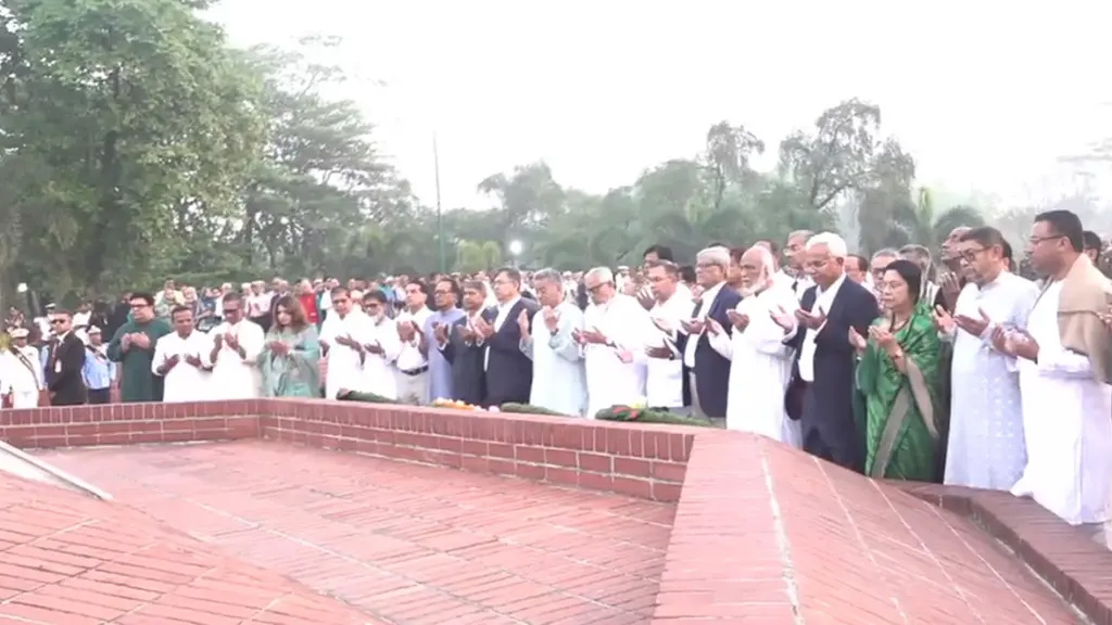 স্বাধীনতা দিবসে জাতীয় স্মৃতিসৌধে শ্রদ্ধা জানালো বিএনপি