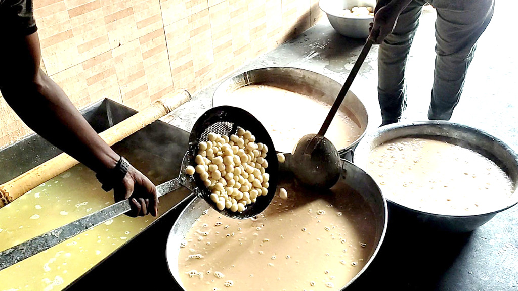 ৭৯ বছরেও স্বাদে অনন্য গাইবান্ধার রসমঞ্জুরী, জিআই স্বীকৃতির অপেক্ষা