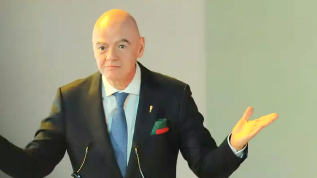 বিশ্বকাপে ইরানের অংশগ্রহণ নিশ্চিত রাখার ওপর অনড় ফিফা সভাপতি