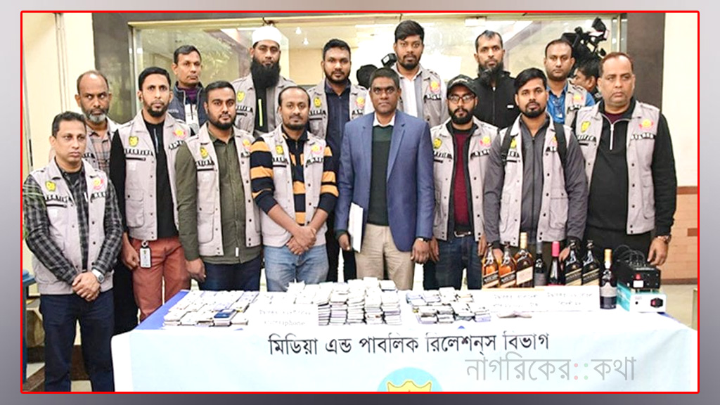 ঢাকায় অবৈধ আইফোন কারখানা চীনা নাগরিকদের তত্ত্বাবধানে ভুয়া আইফোন সংযোজন, আটক ৩