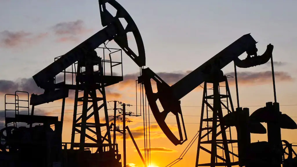 সংলাপ ভেস্তে যাওয়ার পর তেলের দাম বাড়ল প্রায় ৮ শতাংশ