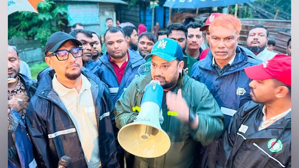 ক্ষতিগ্রস্ত মানুষের ঘরে ঘরে ত্রাণ পৌঁছে দেওয়া হবে: মীর হেলাল