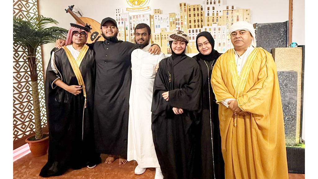 বিয়ে নয়, বাগদান সম্পন্ন: জানালেন লুবাবা