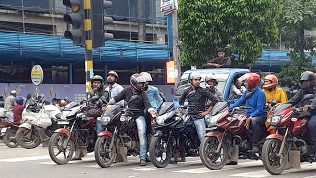 সারাদেশে ৭২ ঘণ্টার জন্য বন্ধ হচ্ছে মোটরসাইকেল চলাচল