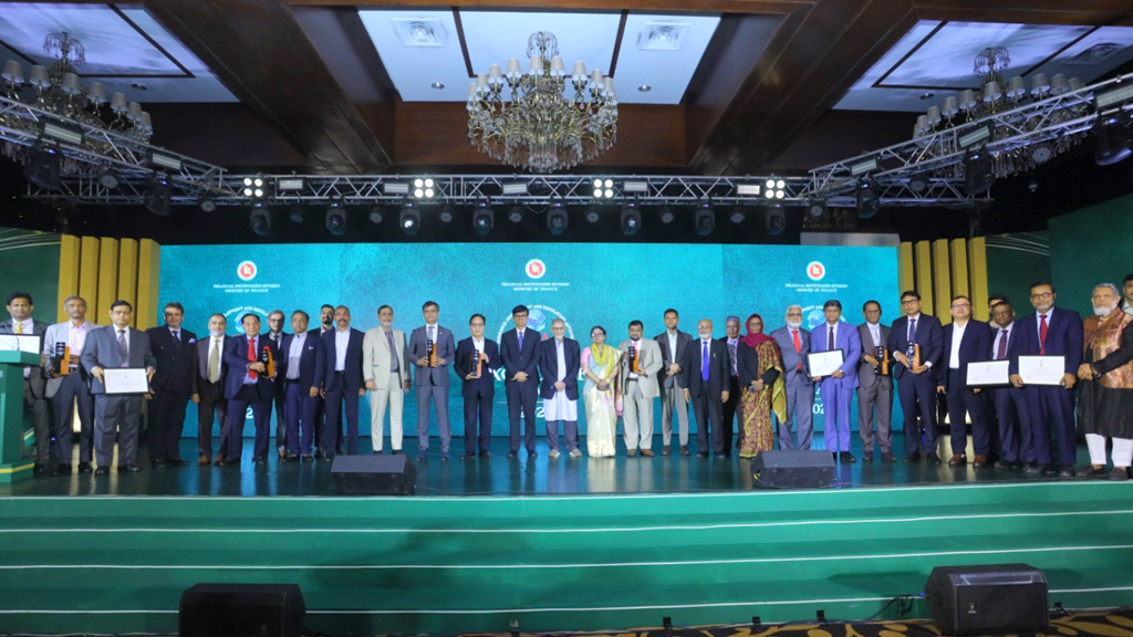 আইডিআরএ ইন্স্যুরেন্স এক্সিলেন্স অ্যাওয়ার্ড ২০২৫ অনুষ্ঠিত