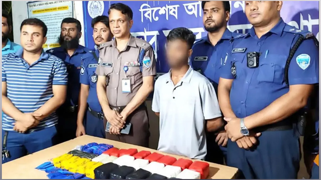 কক্সবাজারে ঢাকাগামী বাস থেকে উদ্ধার ৯২ হাজার ইয়াবা, গ্রেপ্তার ১