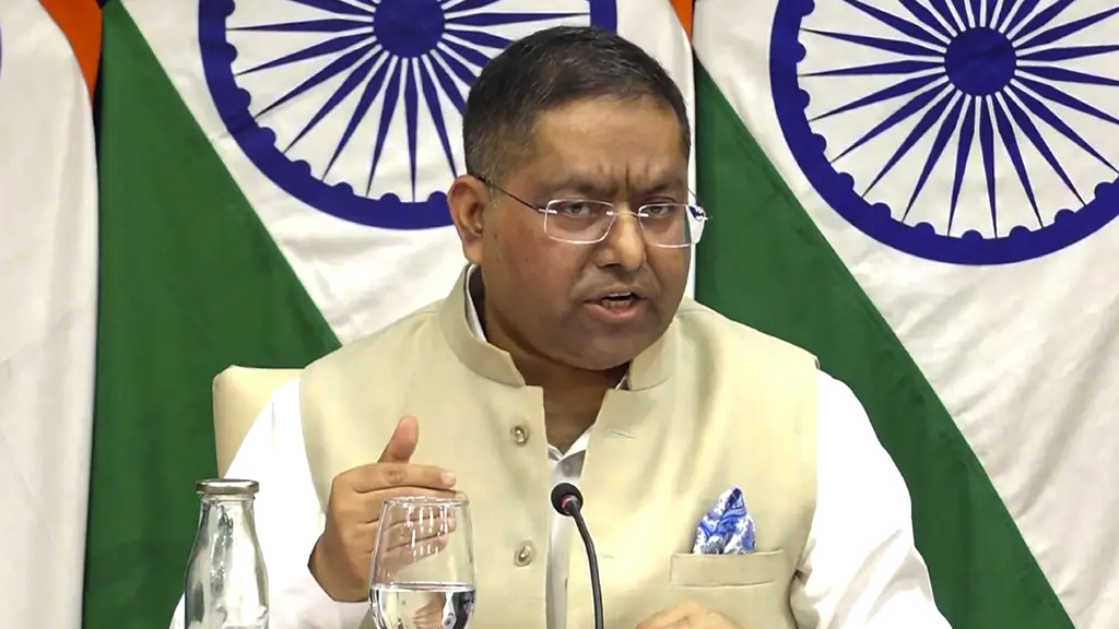 শেখ হাসিনার প্রত্যর্পণ অনুরোধ আইনি প্রক্রিয়ায় খতিয়ে দেখা হচ্ছে: ভারত