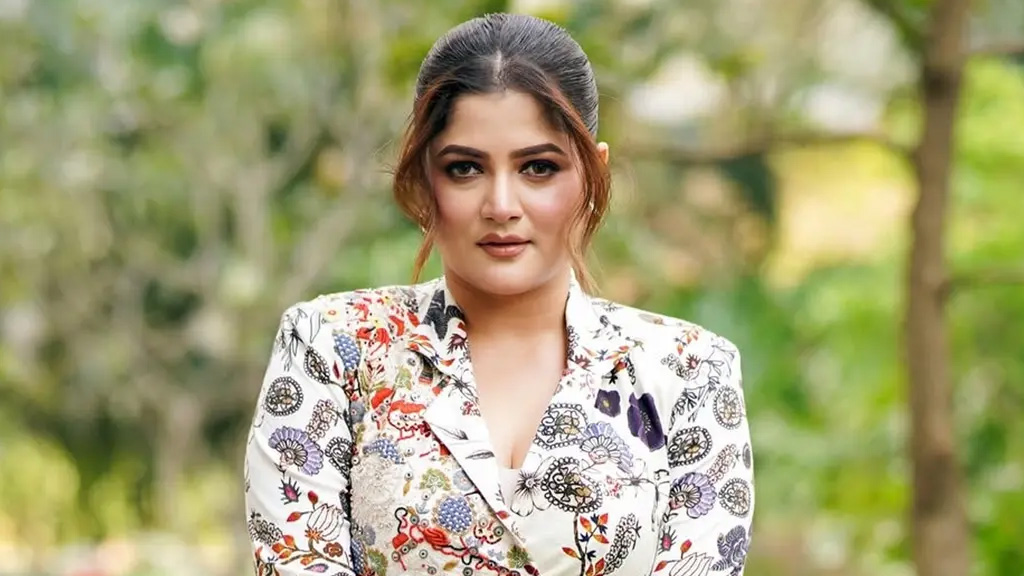 ধর্ষণের অভিযোগে গ্রেপ্তার শ্রাবন্তীর সহকারী, কঠোর শাস্তির দাবি অভিনেত্রীর