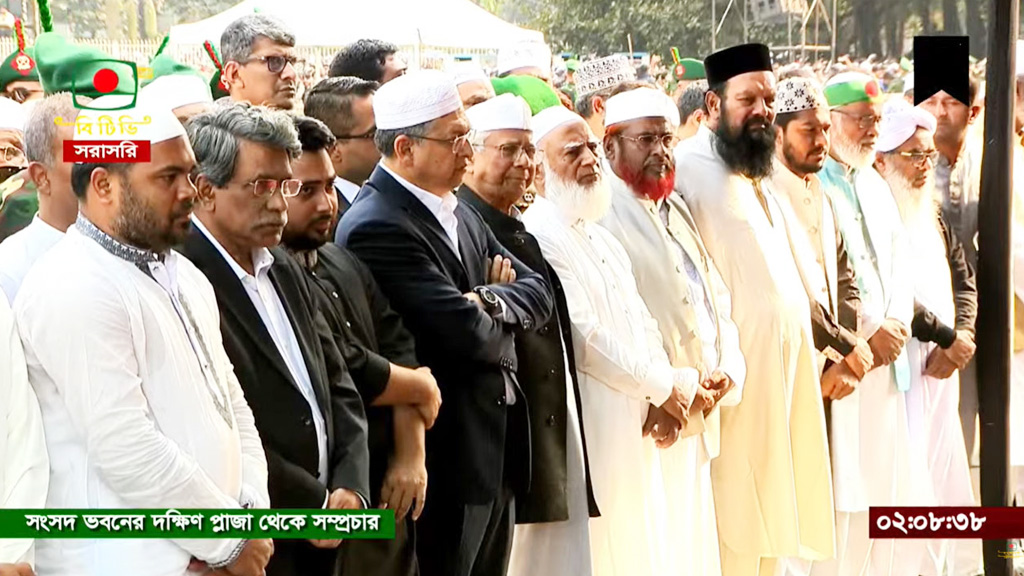 হাদির মরদেহ সংসদ ভবনের দক্ষিণ প্লাজায়, বক্তব্য দিচ্ছেন প্রধান উপদেষ্টা