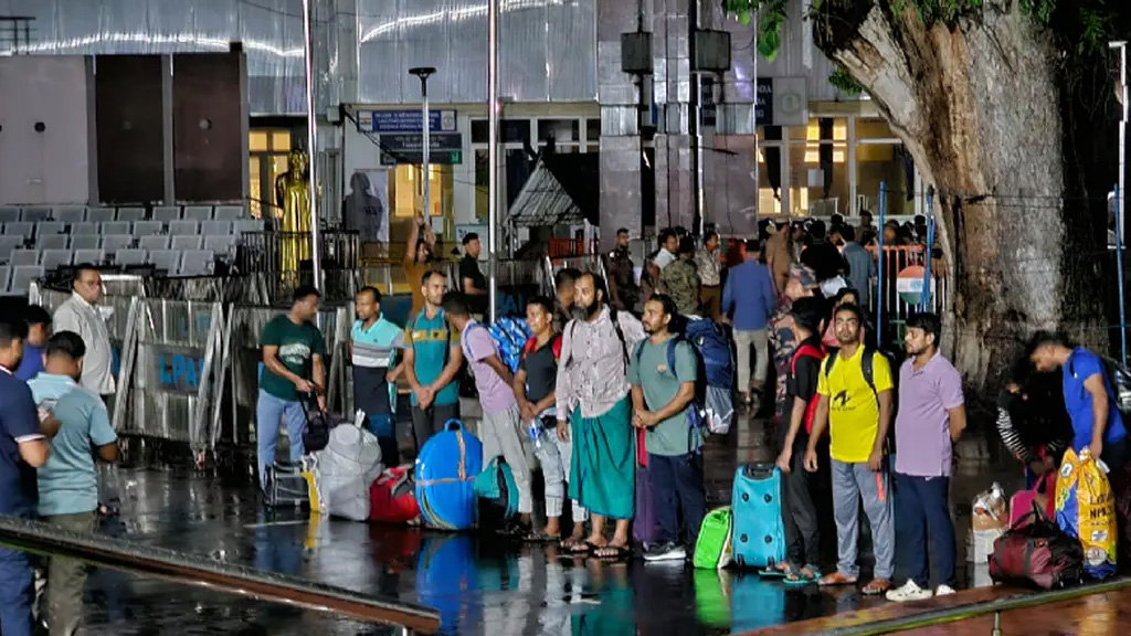 কারাভোগ শেষে ভারত থেকে বেনাপোল দিয়ে ফিরলেন ৫০ বাংলাদেশি