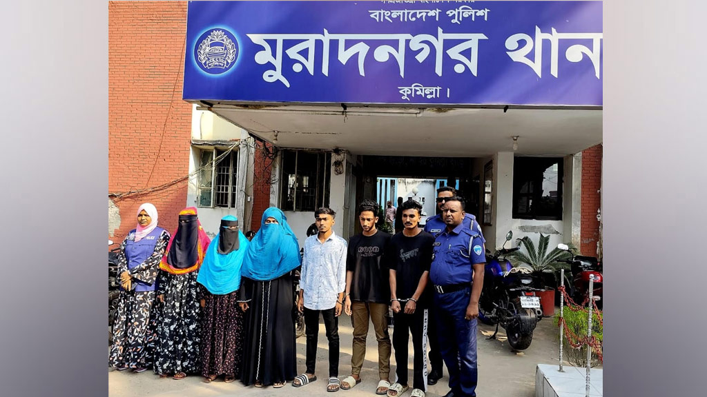 ফ্ল্যাটে মানবপাচার ও পতিতাবৃত্তির ঘাঁটি পুলিশের অভিযানে আটক-৬