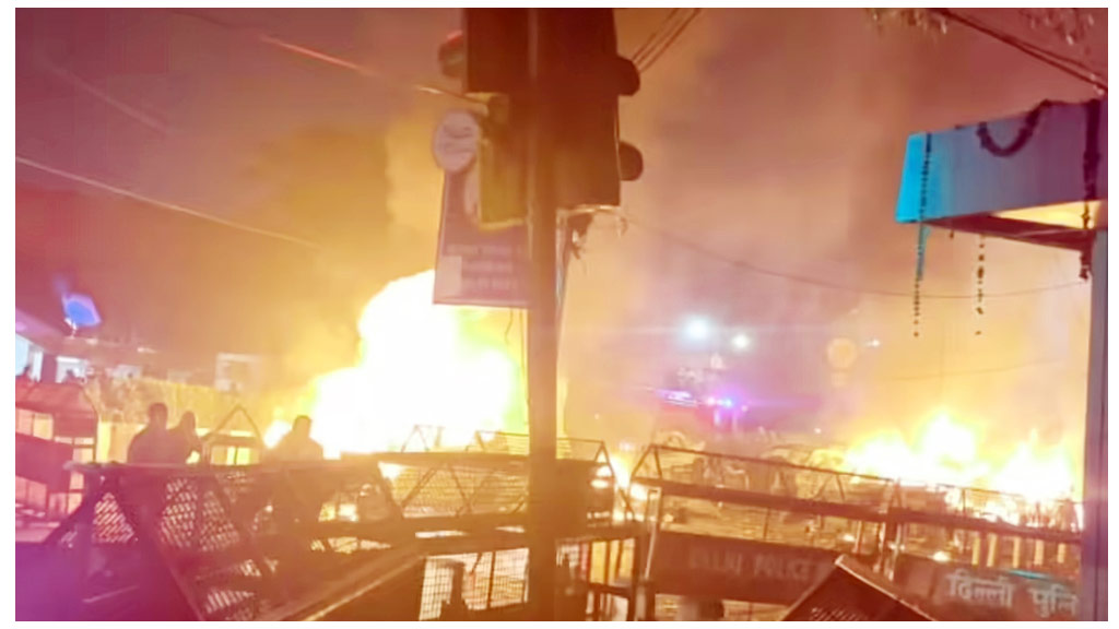 দিল্লিতে ভয়াবহ বিস্ফোরণে নিহত অন্তত- ৮