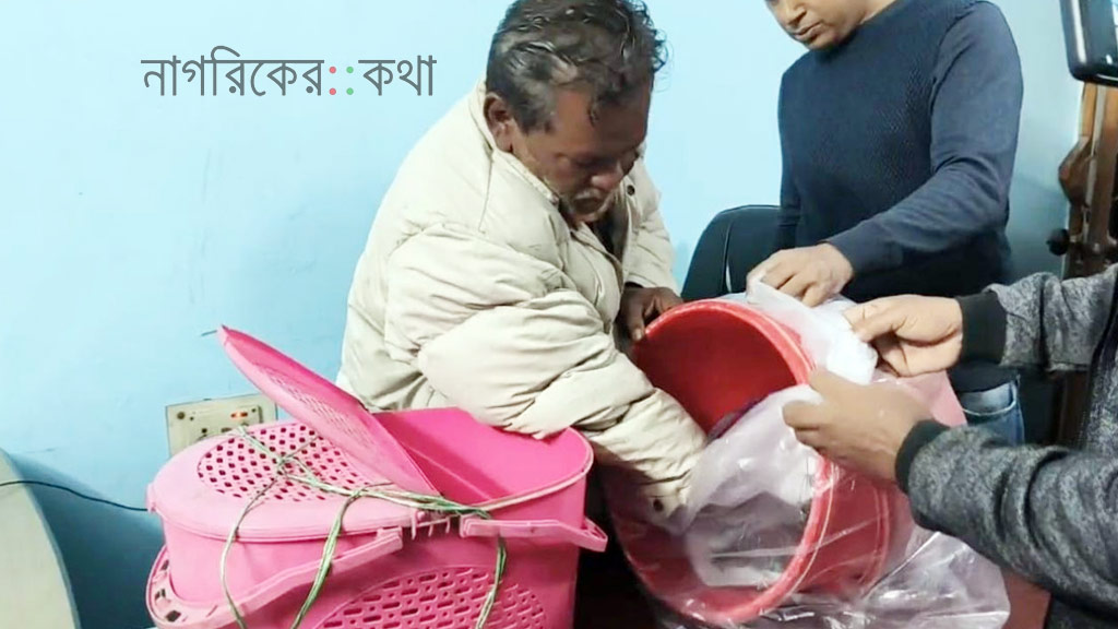 মেহেরপুরে প্রায় ৬০ লাখ টাকার তিন তক্ষক উদ্ধার, গ্রেপ্তার ১