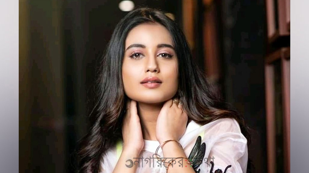 দর্শকদের কাছে ক্ষমা চাইলেন স্বস্তিকা দত্ত