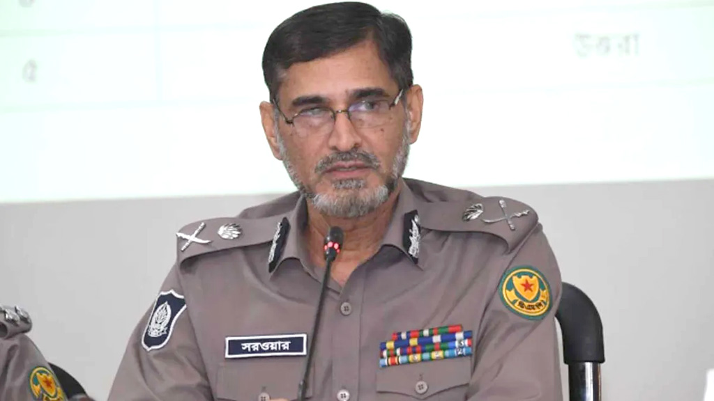 ঈদ উপলক্ষে ঢাকায় নিরাপত্তা জোরদার, সন্দেহজনক চলাচলে সতর্ক থাকার আহ্বান