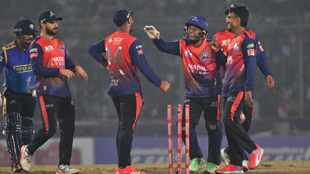 চট্টগ্রামকে উড়িয়ে বিপিএল চ্যাম্পিয়ন রাজশাহী ওয়ারিয়র্স