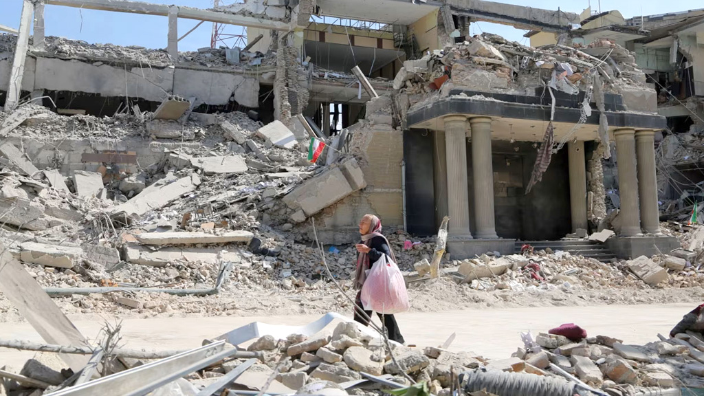 ইরানে নিহত ১,০০০ ছাড়াল, পাল্টাপাল্টি হামলা অব্যাহত