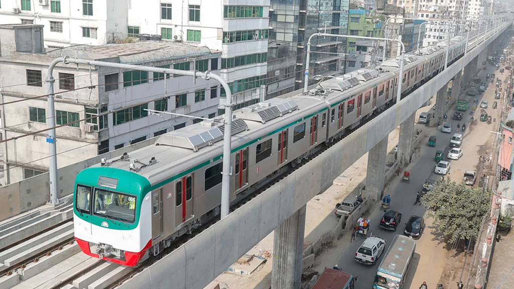 রমজানে নতুন সময়সূচিতে চলবে মেট্রোরেল, সঙ্গে নেওয়া যাবে ২৫০ মিলি পানি