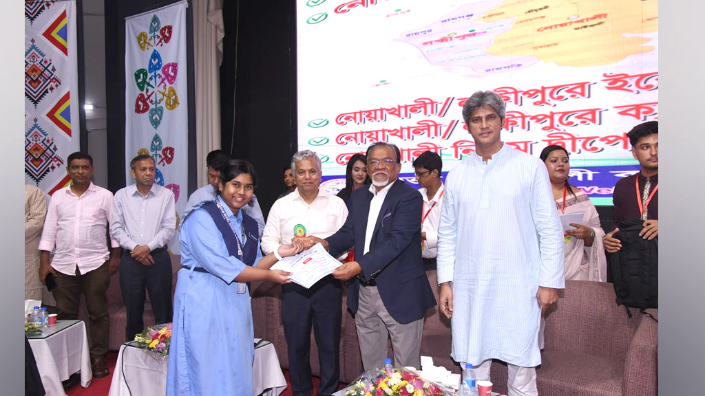 চাকরির পেছনে না ছুটে তরুণদের উদ্যোক্তা হওয়ার আহ্বান জনপ্রশাসন উপদেষ্টার