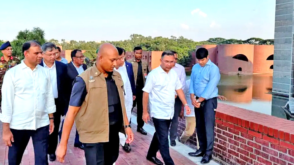 সংসদ ভবন প্রাঙ্গণ পরিচ্ছন্ন ও সংস্কারের নির্দেশ প্রধানমন্ত্রীর