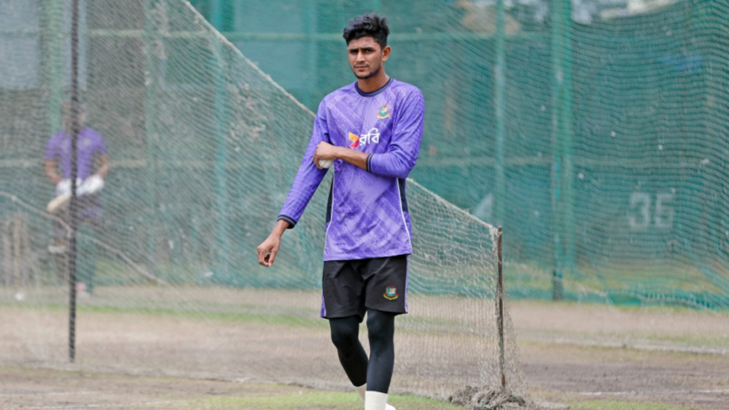 ছয় সপ্তাহ পর বোলিংয়ে ফিরলেন নাহিদ রানা