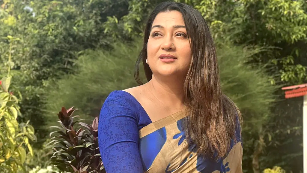 দোয়া চাইলেন অভিনেত্রী দীপা খন্দকার, একাধিক সমস্যায় ভুগছেন