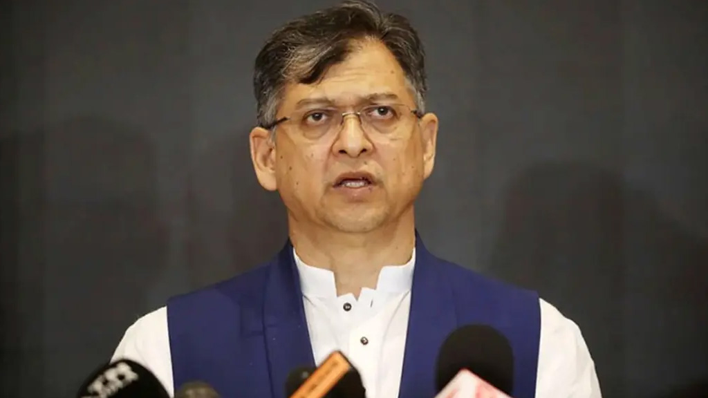 আওয়ামী লীগের সম্ভাব্য অপতৎপরতা ঠেকাতে ৬ জেলায় সেনা মোতায়েন: স্বরাষ্ট্রমন্ত্রী